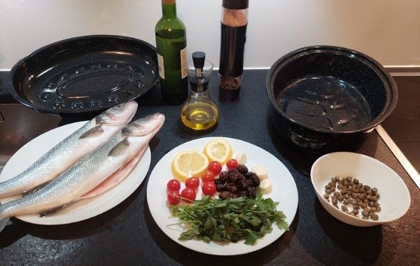 branzino all'acqua pazza ingredienti